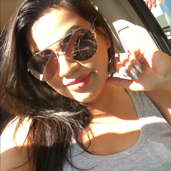 Meet your Posher, Suzy - Picture 2 of 8